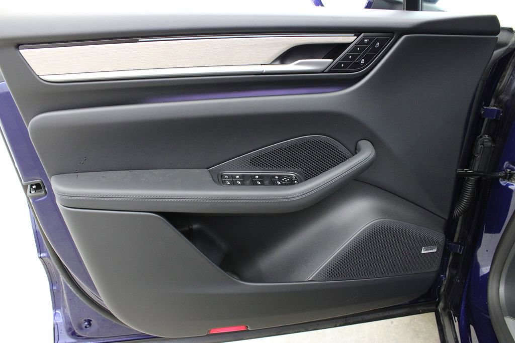 New 2024 Porsche Macan 4 Electric image 23