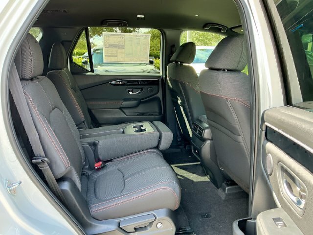 New 2026 Honda Pilot Sport image 13