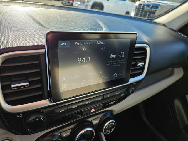 Used 2025 Hyundai Venue SEL image 25