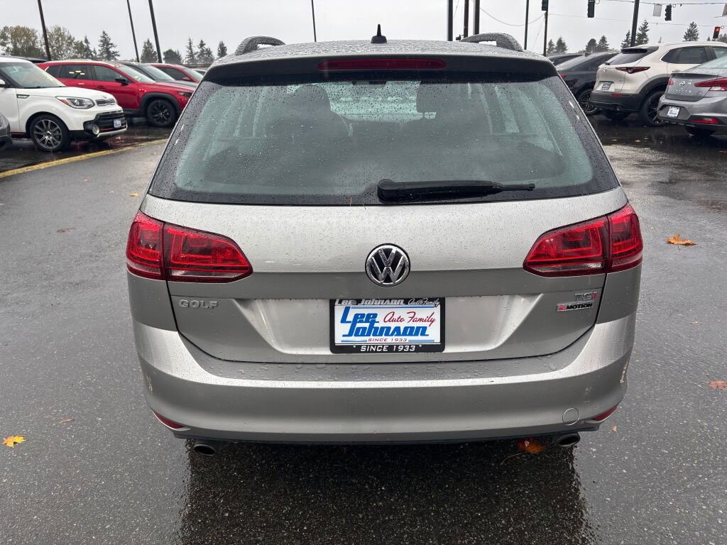 Used 2017 Volkswagen Golf S image 6