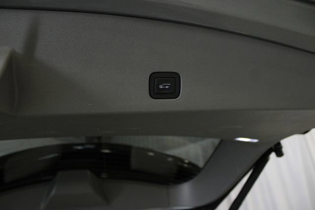 Certified 2025 Cadillac XT6 Premium Luxury AWD/4WD image 35