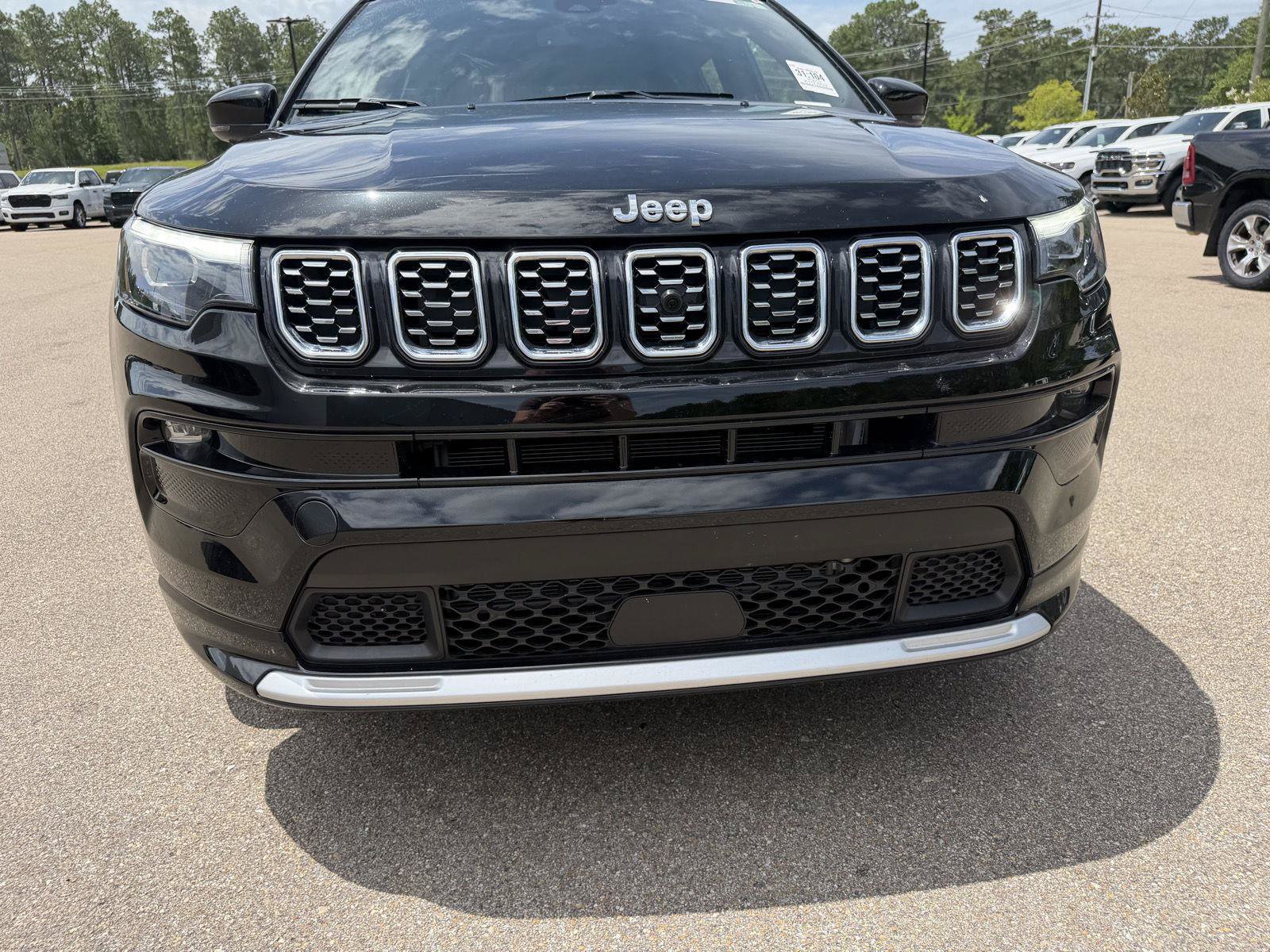 Certified 2025 Jeep Compass Limited w/ Elite Group AWD/4WD image 23
