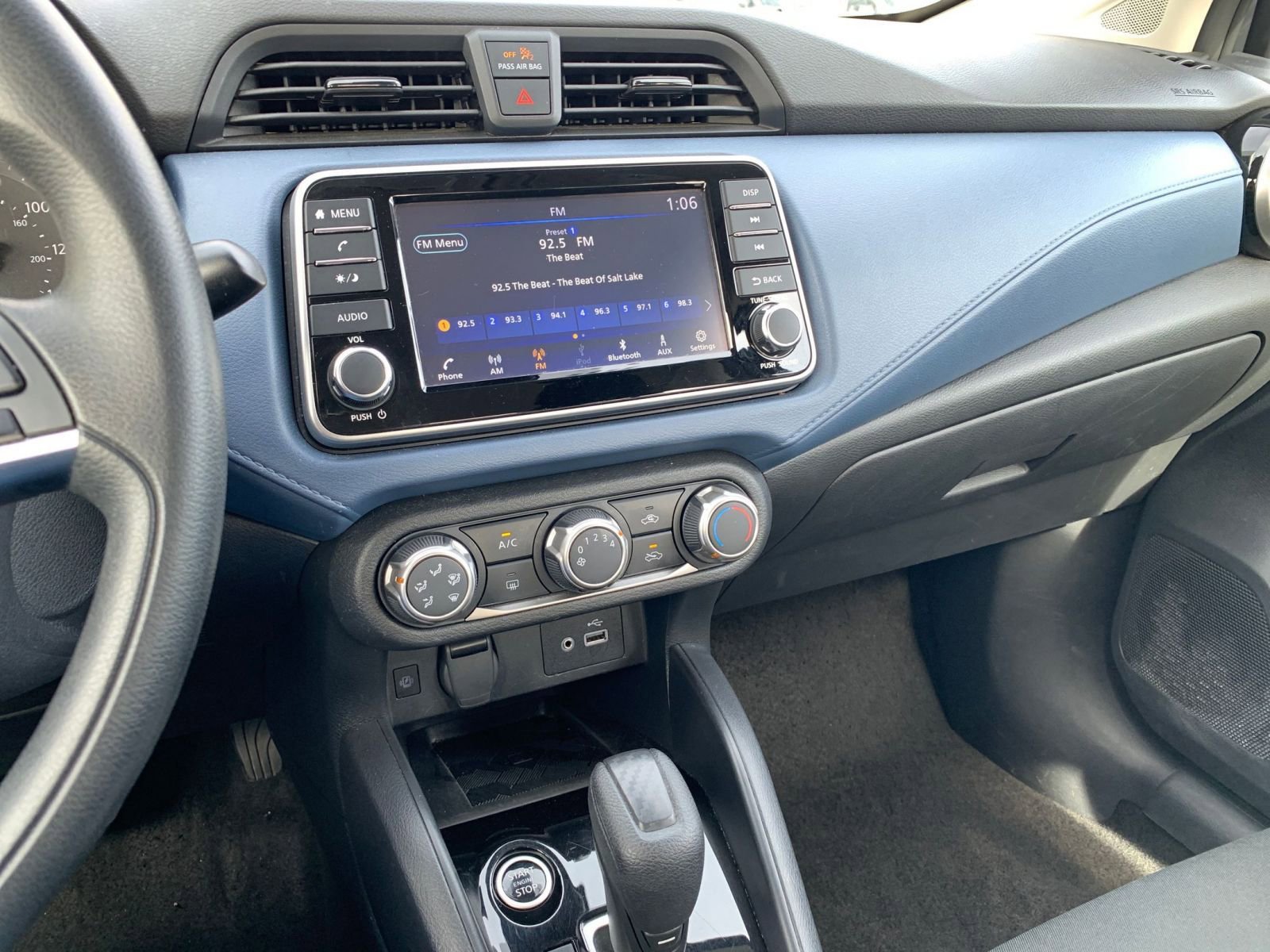 Used 2025 Nissan Versa SV image 17