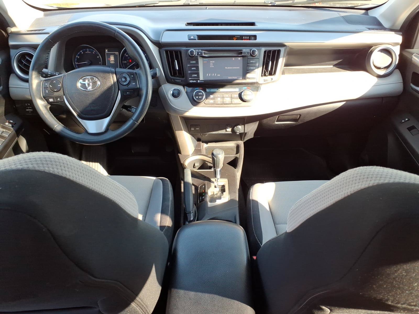 Used 2018 Toyota RAV4 XLE AWD/4WD image 28