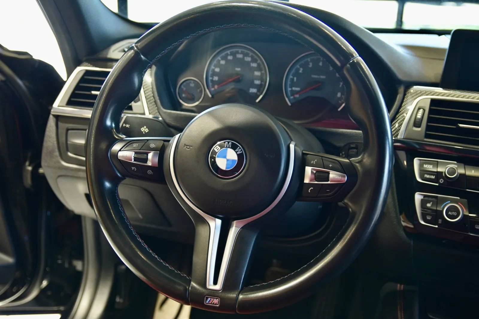 Used 2018 BMW M3 RWD image 19