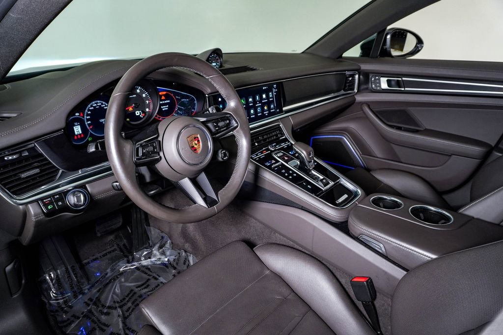 Certified 2023 Porsche Panamera 4 Platinum Edition image 4