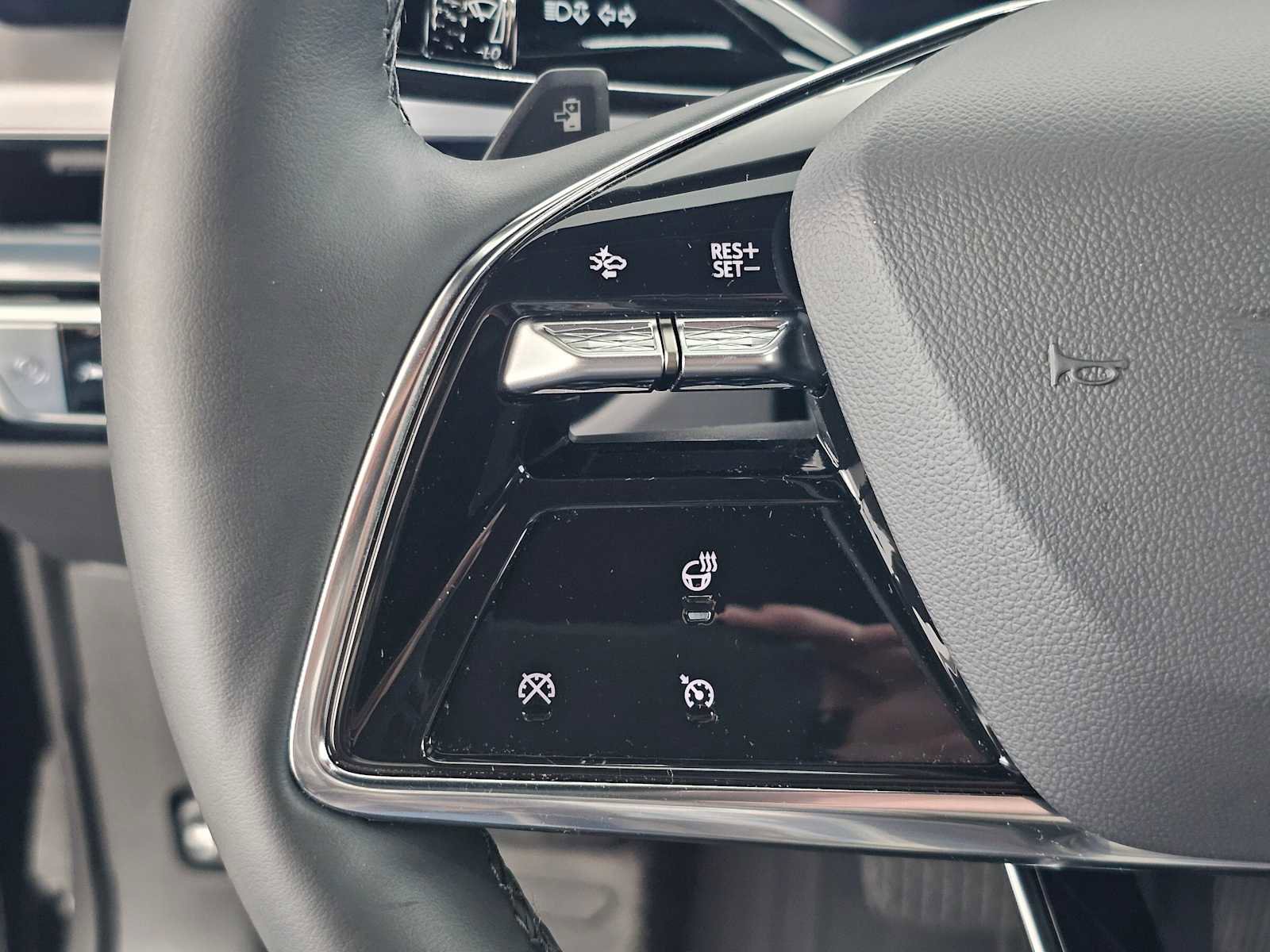 Used 2025 Cadillac Lyriq Luxury w/ LPO, Floor Liner Package image 26