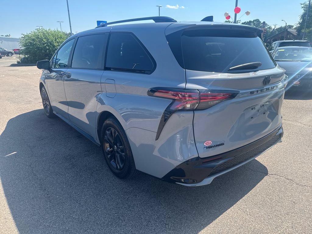 Used 2026 Toyota Sienna XSE AWD/4WD image 5