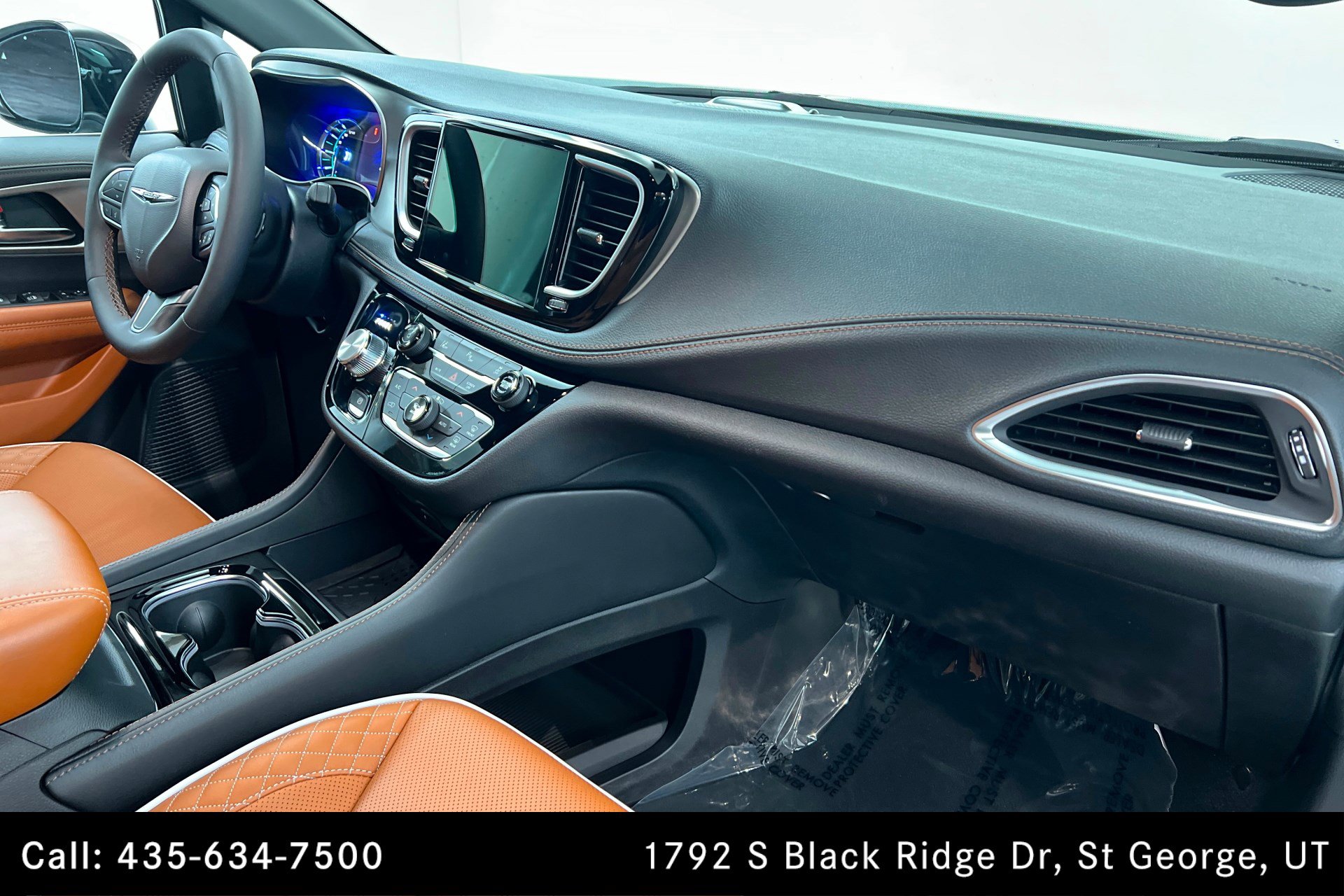 Used 2026 Chrysler Pacifica Pinnacle FWD image 24