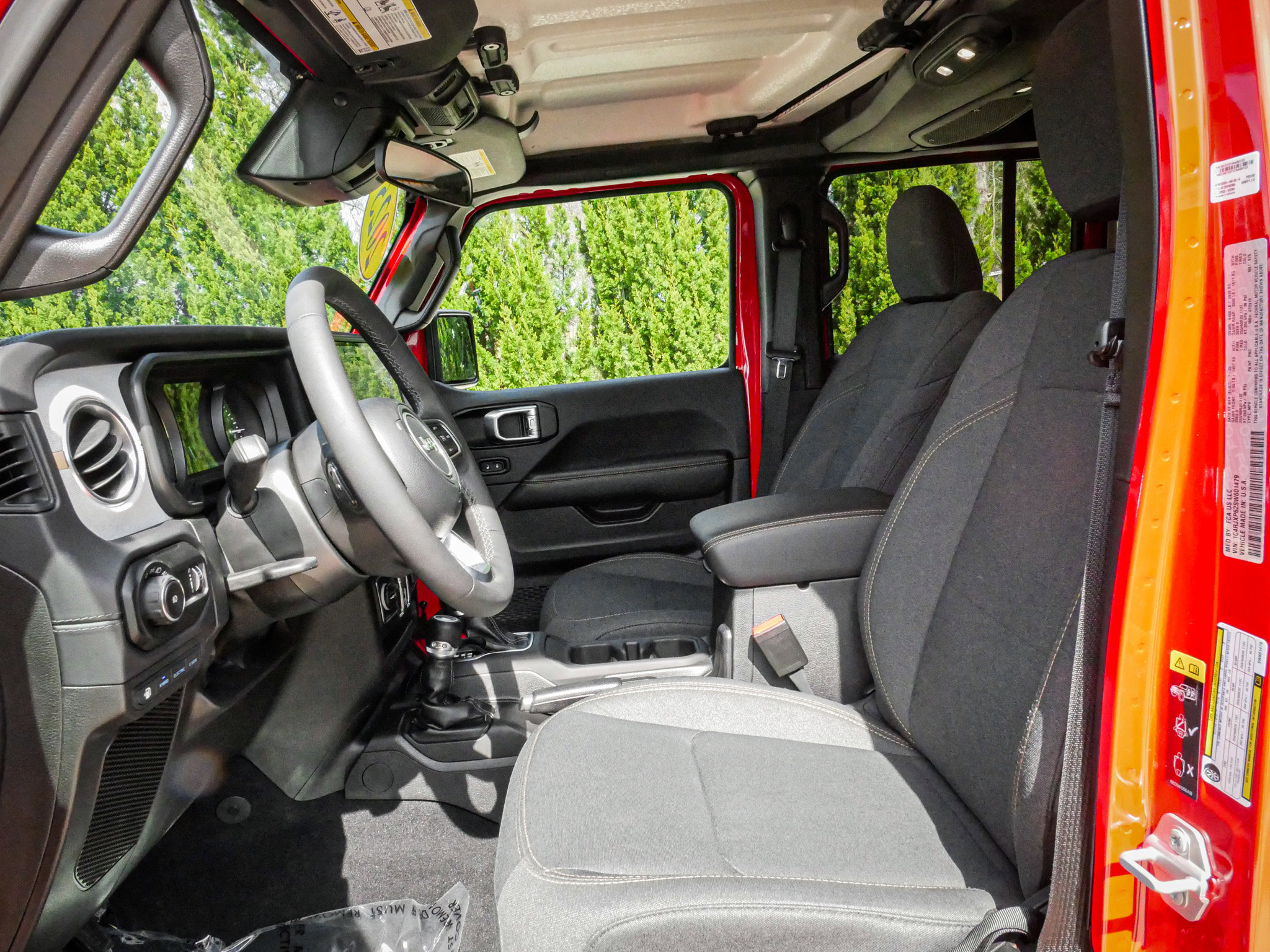 Used 2025 Jeep Wrangler Sahara image 16