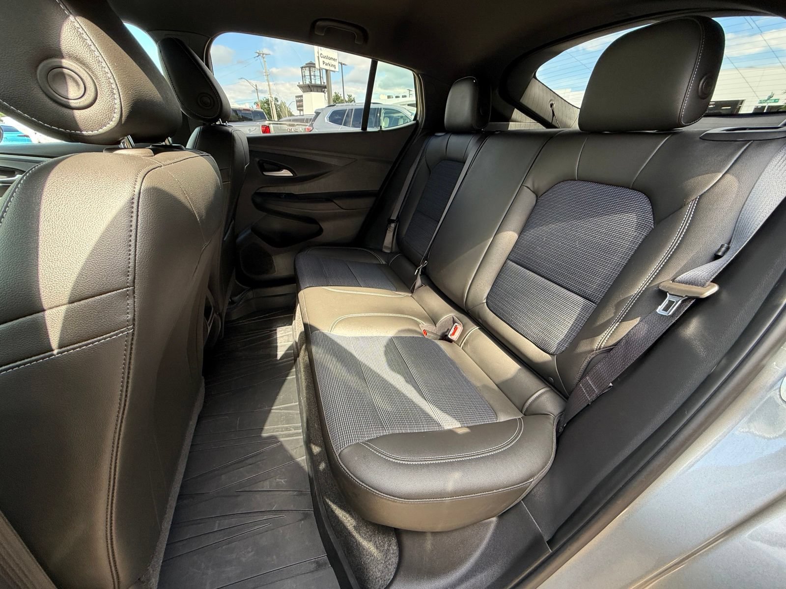 Used 2024 Buick Envista Preferred w/ Convenience I Package FWD image 25