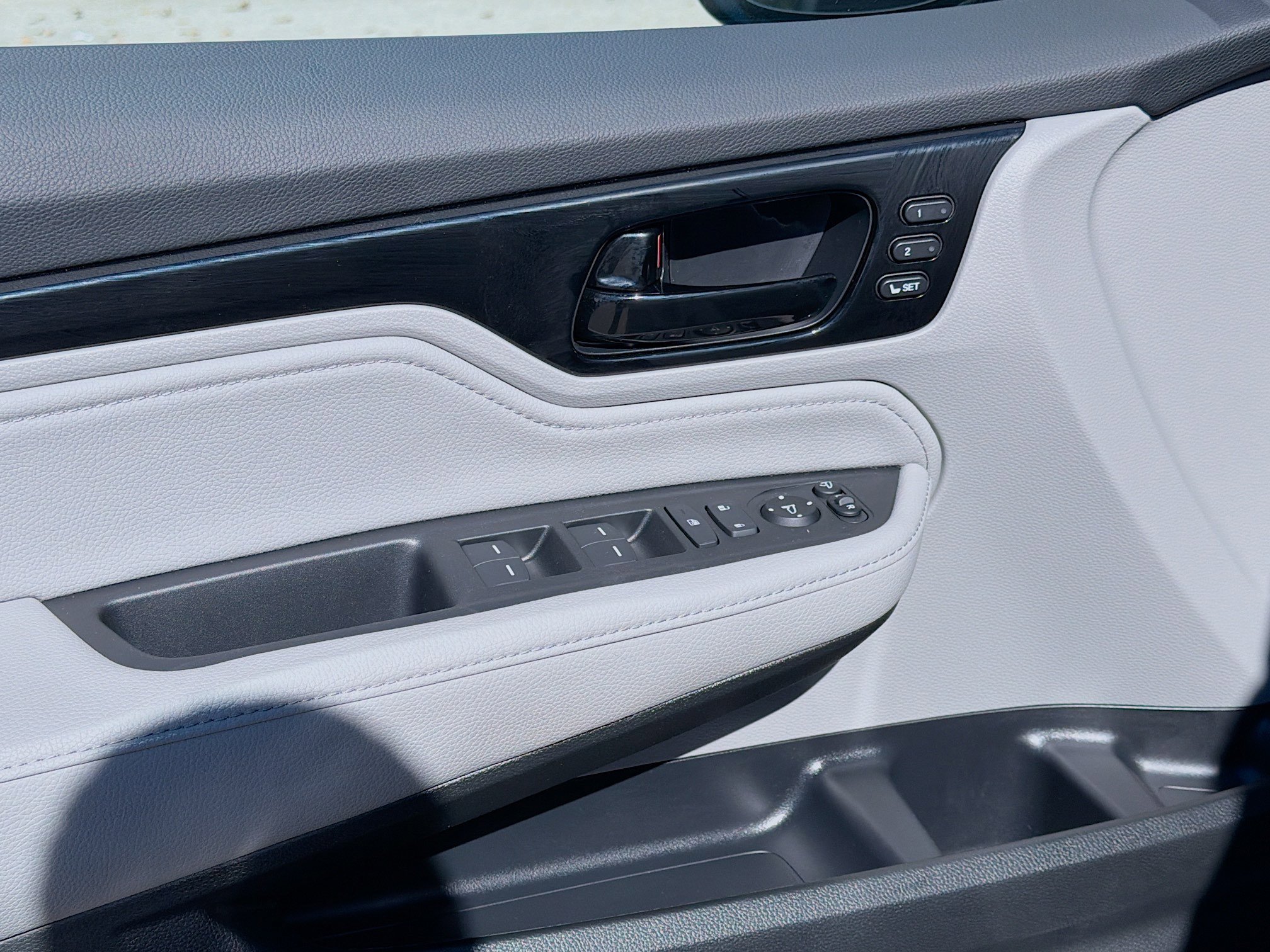 Used 2023 Honda Odyssey Elite image 17