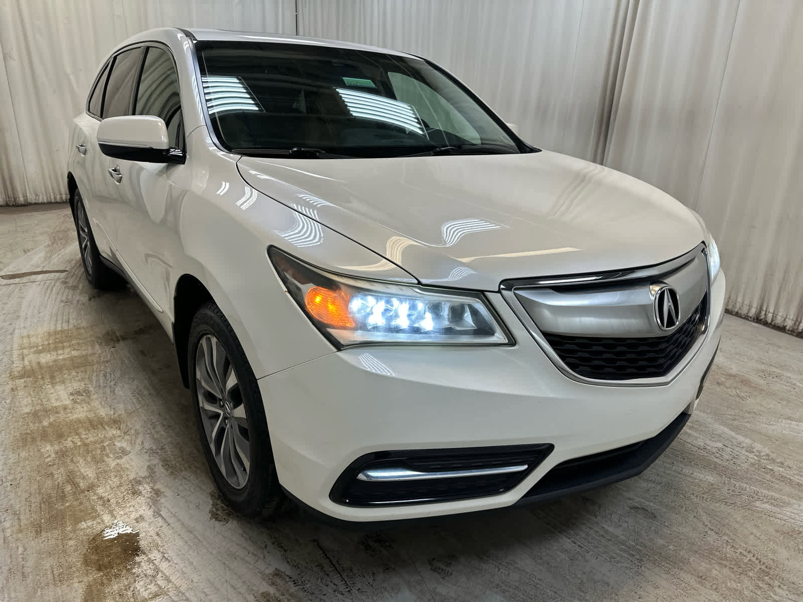 Used 2015 Acura MDX Tech Pkg image 2