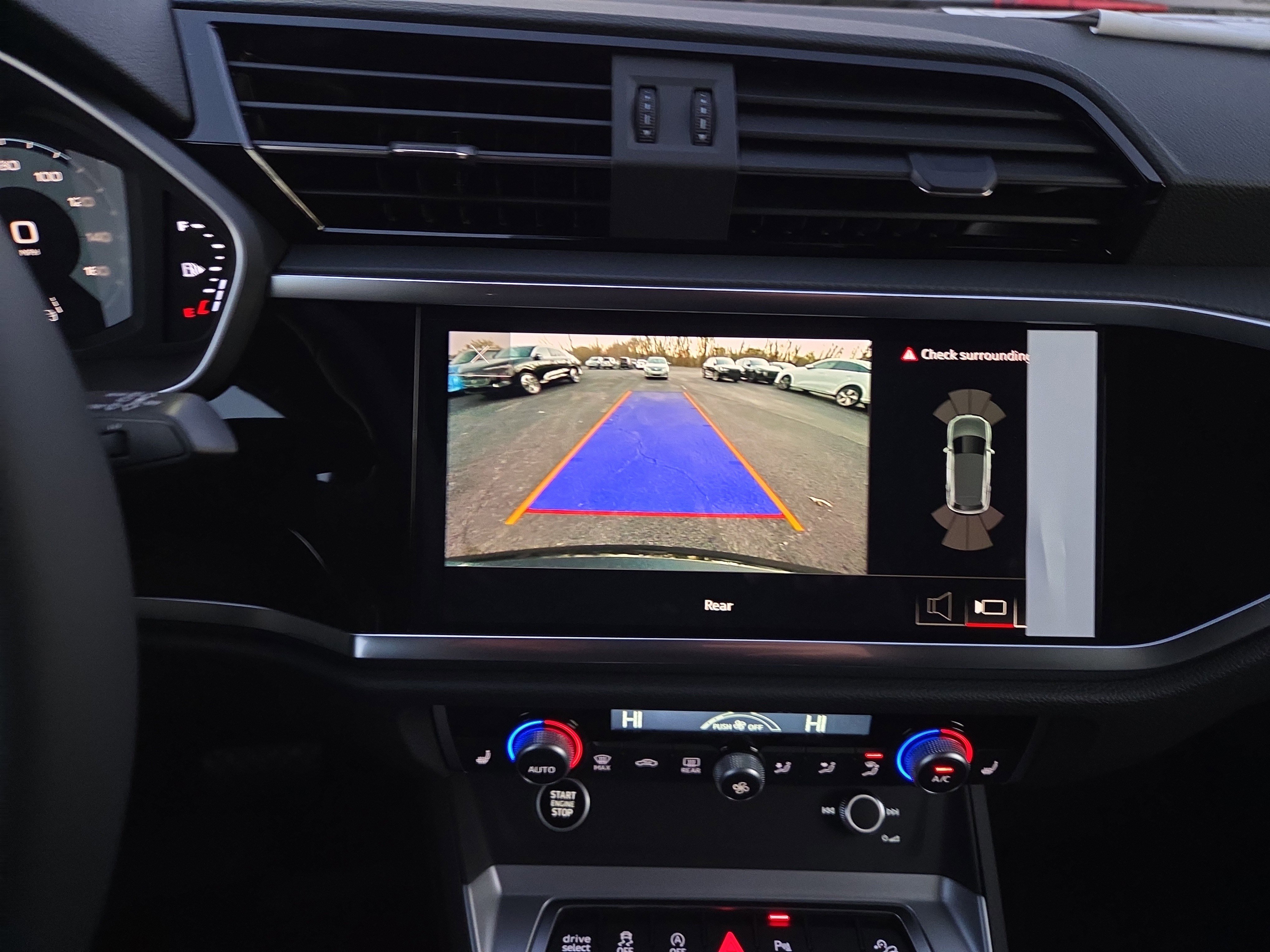 New 2025 Audi Q3 2.0T Premium image 10