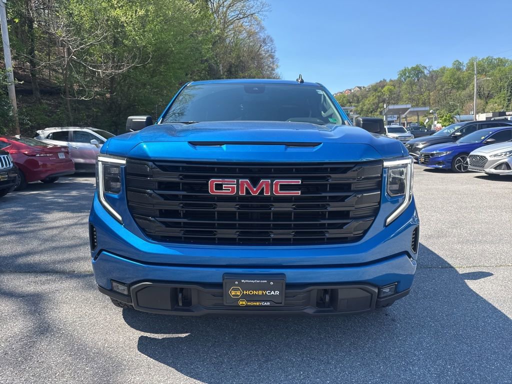 Used 2022 GMC Sierra 1500 Elevation image 2