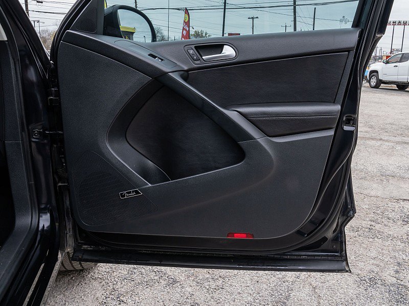 Used 2016 Volkswagen Tiguan SEL image 12