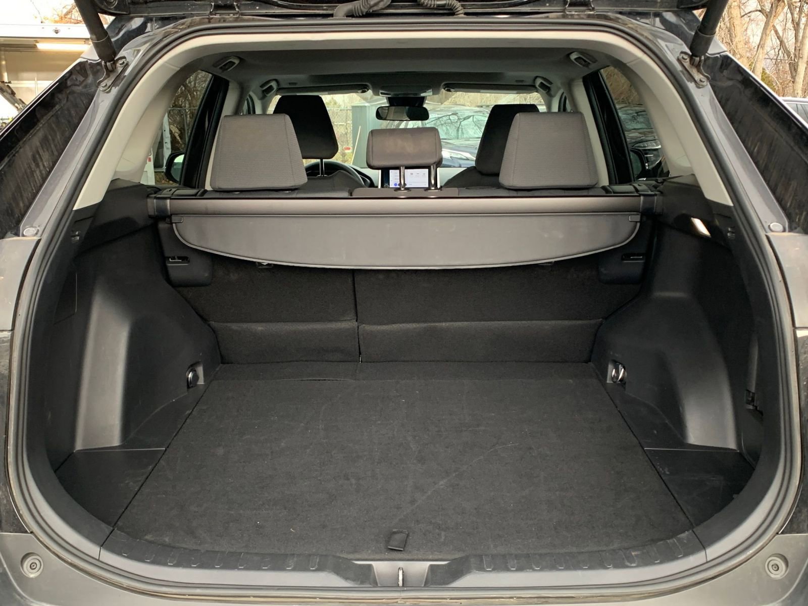 Used 2025 Toyota RAV4 XLE image 31