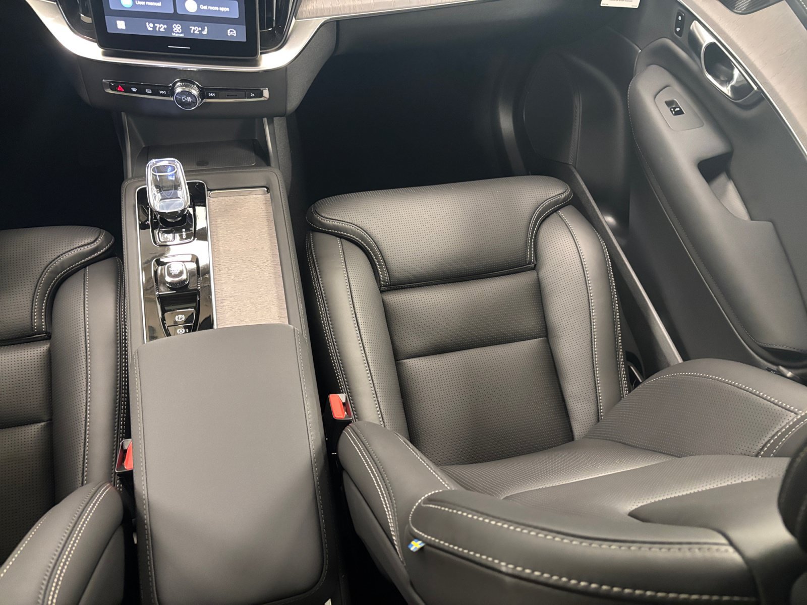 New 2026 Volvo XC90 T8 Ultra w/ Protection Package AWD/4WD image 18