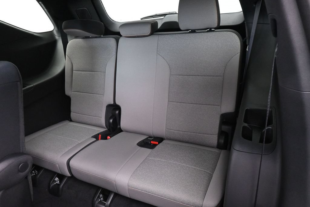 Used 2025 Chevrolet Traverse LT FWD image 33