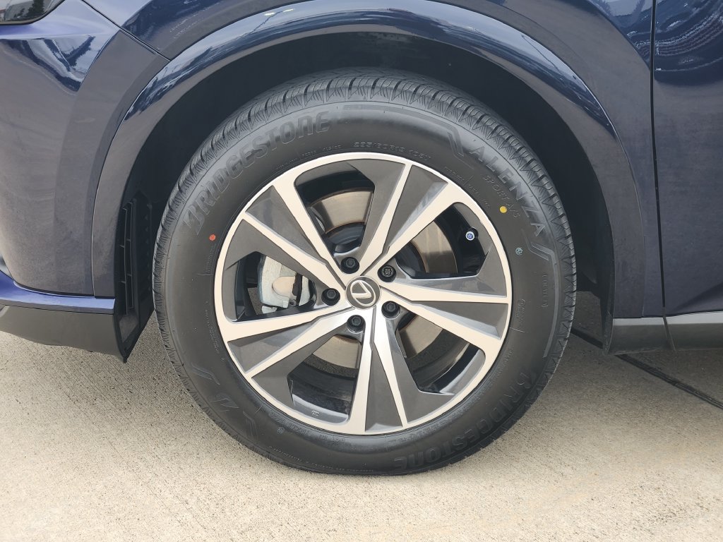 Used 2024 Lexus RX 350 Premium w/ Accessory Package (Z1) FWD image 10