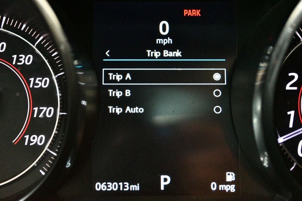 Used 2017 Jaguar F-TYPE Coupe RWD image 37
