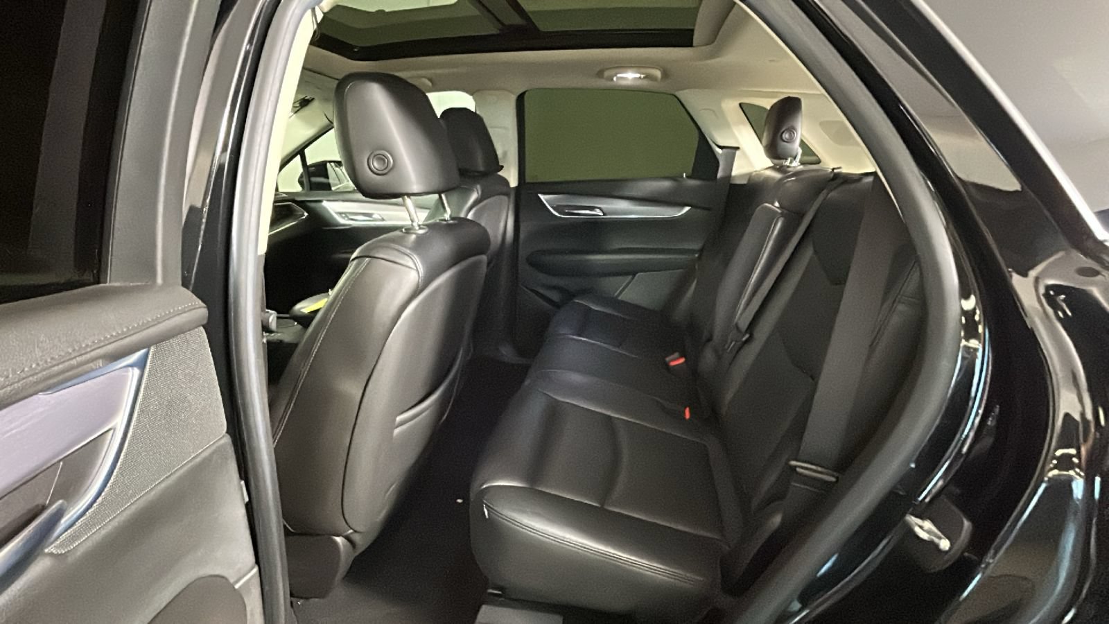 Used 2017 Cadillac XT5 Luxury AWD/4WD image 32