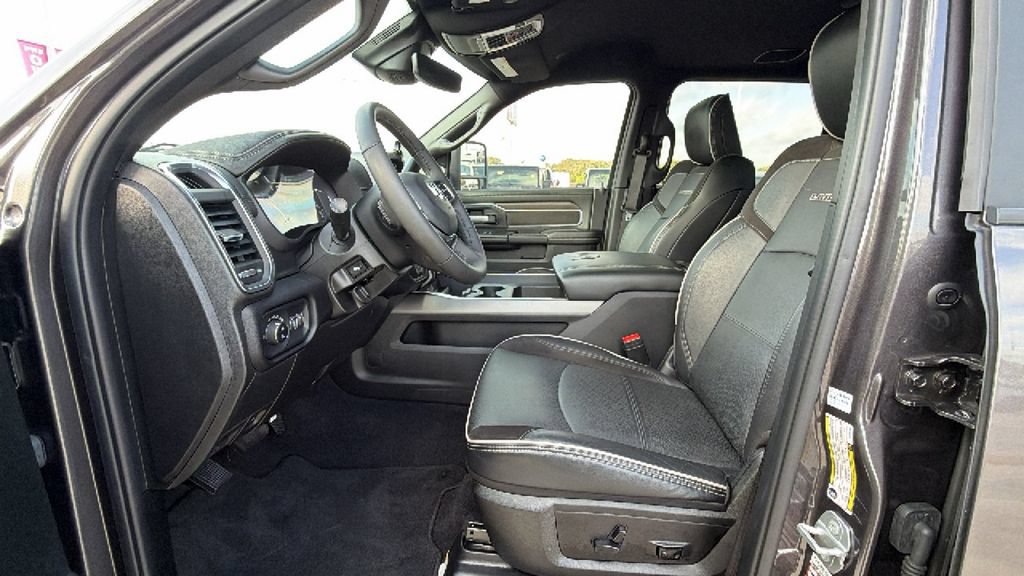 Used 2025 RAM 3500 Laramie AWD/4WD image 13