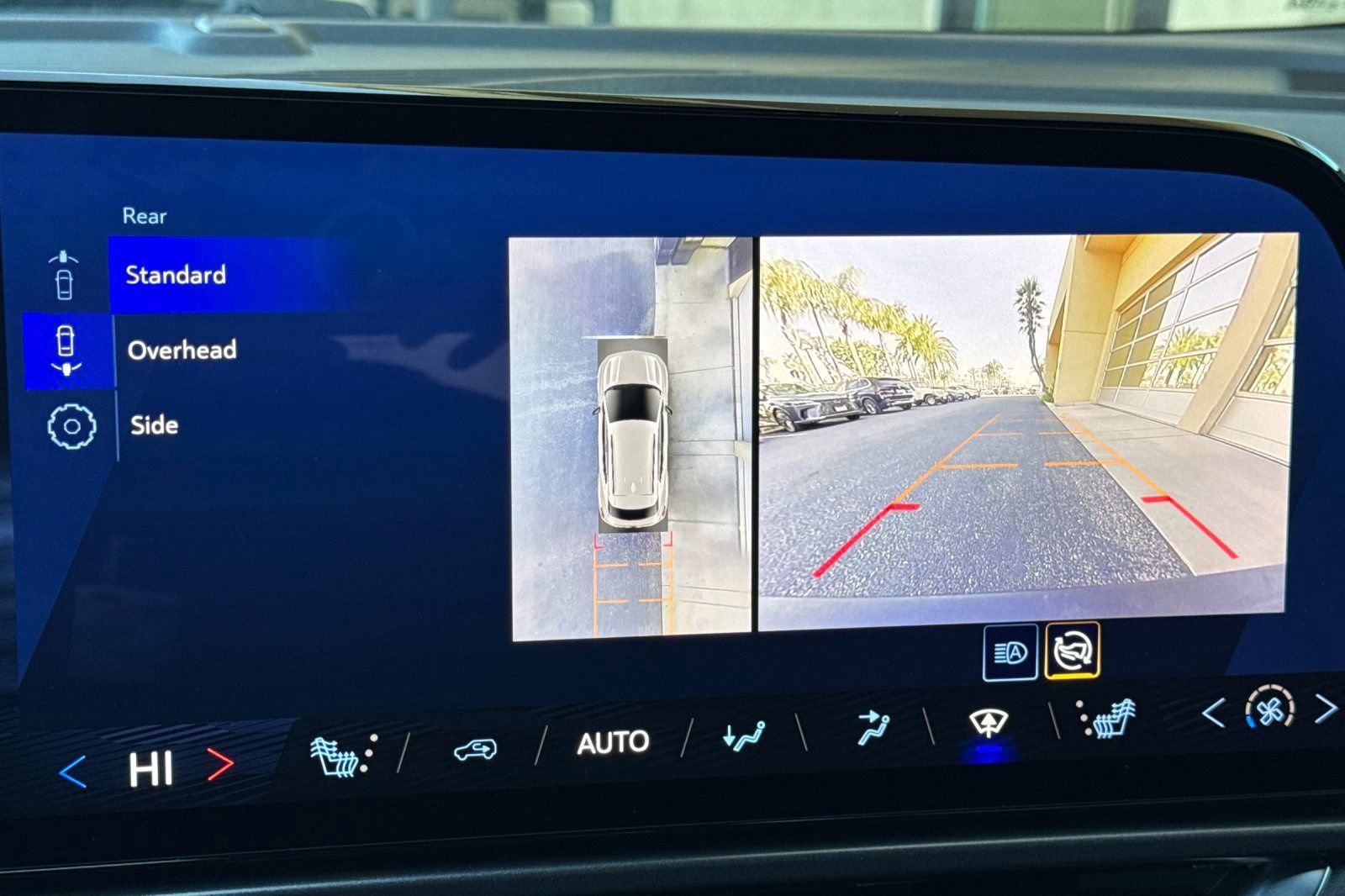 Used 2025 Chevrolet Equinox EV LT w/ Comfort Package AWD/4WD image 21
