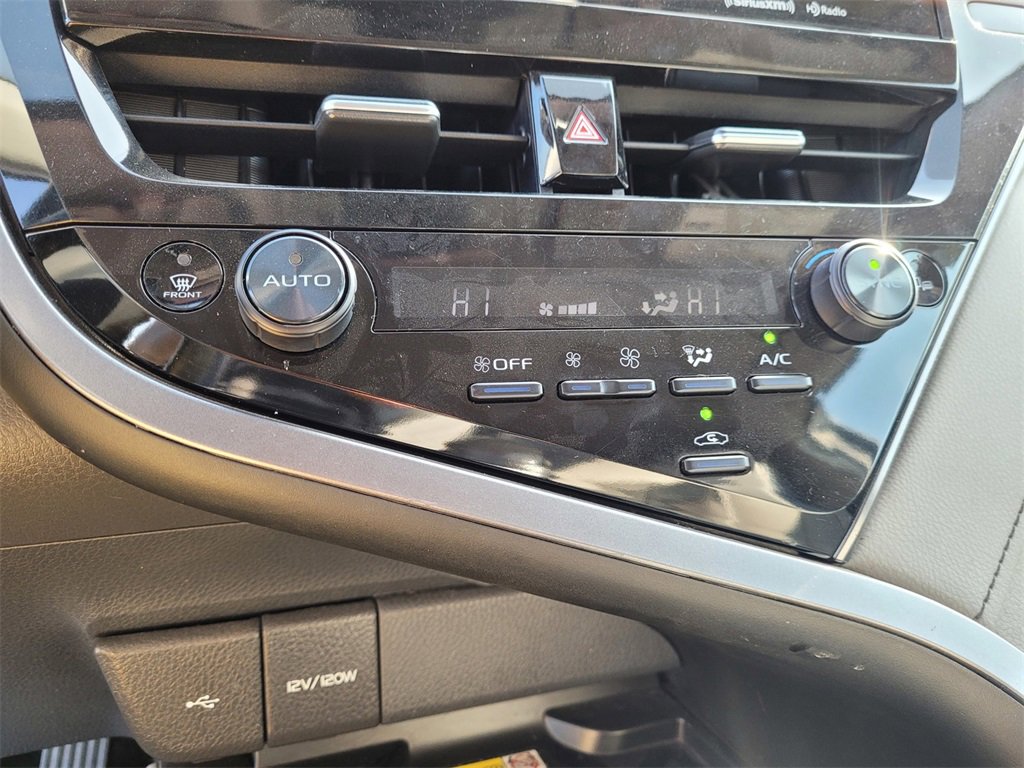 Used 2023 Toyota Camry XLE image 19