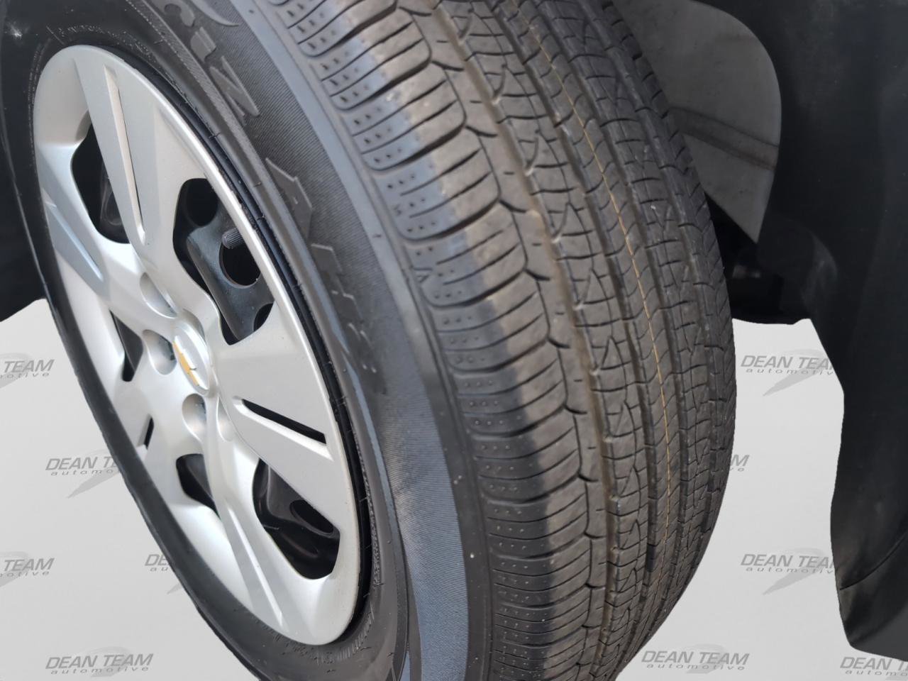Used 2017 Chevrolet Trax LS FWD image 27