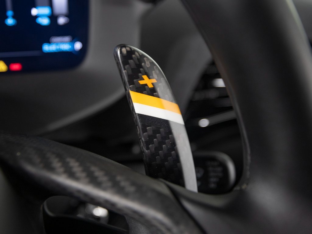 New 2025 McLaren Artura image 17