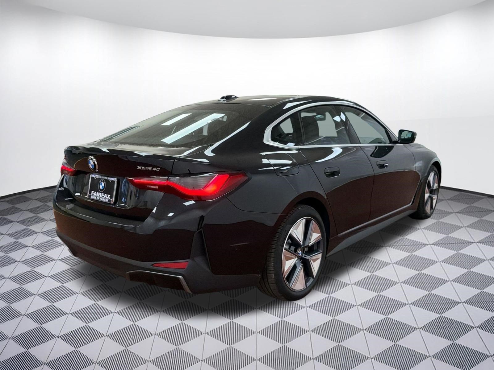 Used 2026 BMW i4 xDrive40i w/ Premium Package AWD/4WD image 9