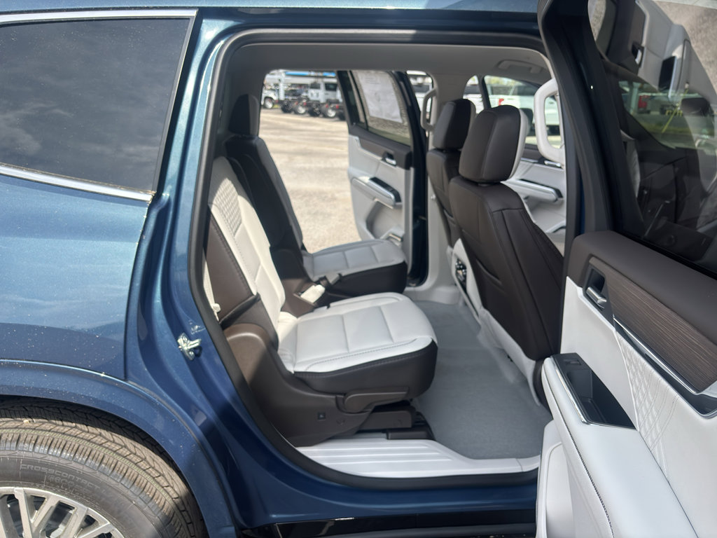New 2026 GMC Acadia Denali w/ Super Cruise Package FWD image 18
