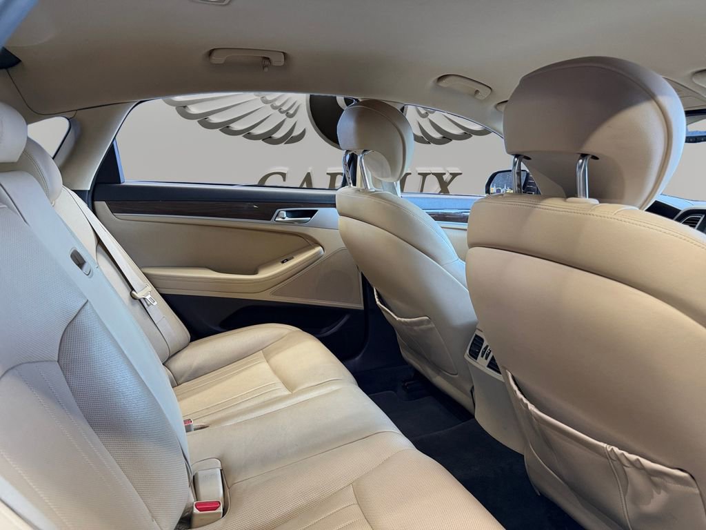 Used 2015 Hyundai Genesis 3.8 image 22