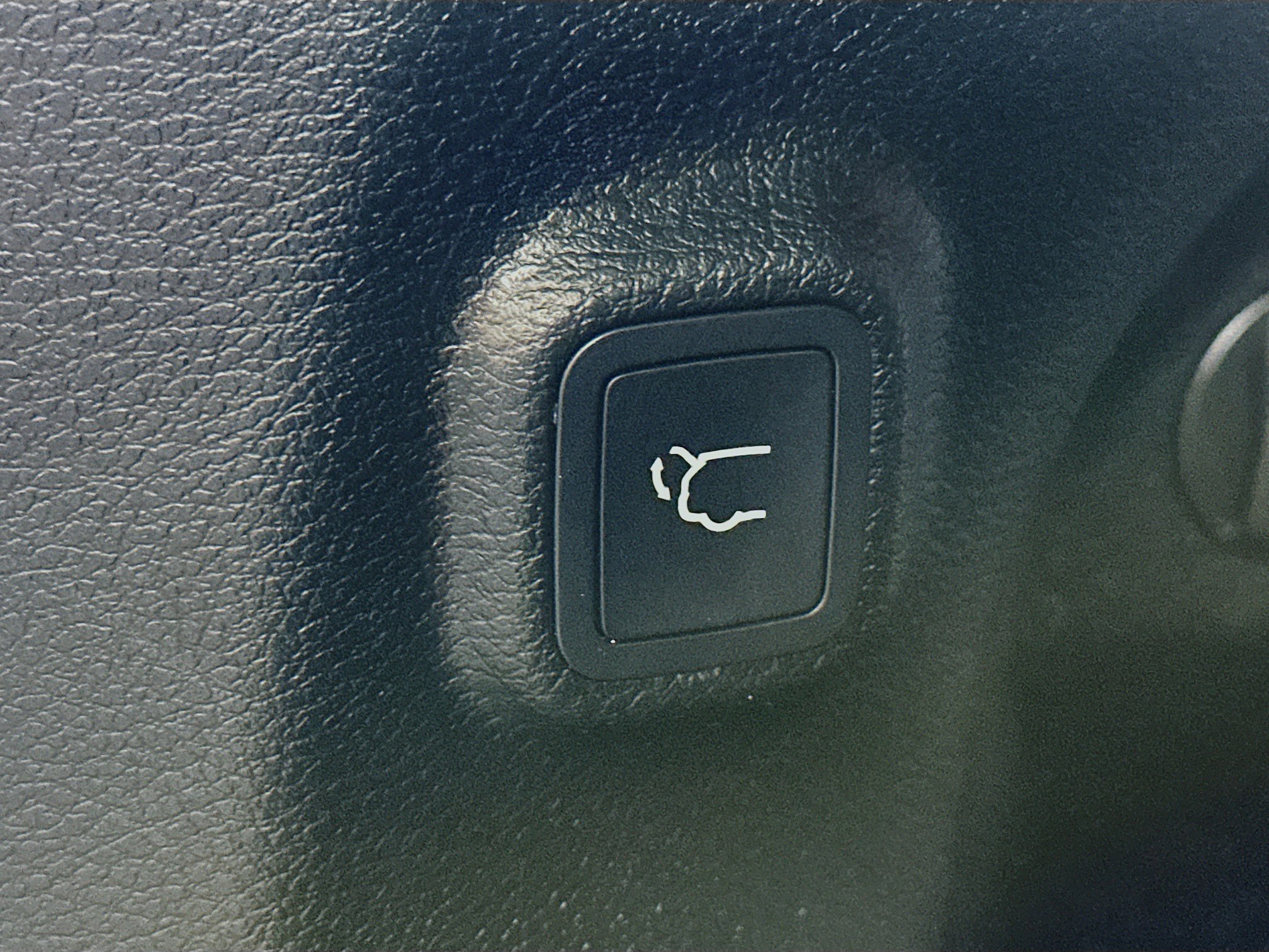 Used 2022 Jeep Cherokee Limited w/ Mopar Interior Package image 29