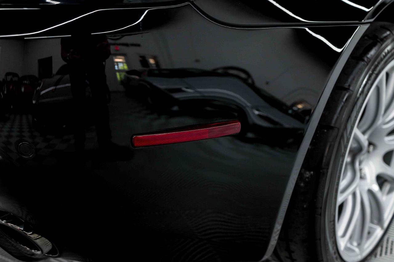 Used 2011 Aston Martin V8 Vantage N420 image 23