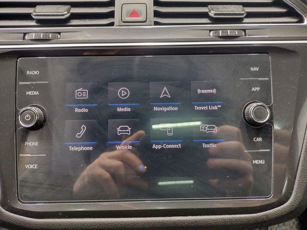 Used 2020 Volkswagen Tiguan SEL Premium R-Line image 33