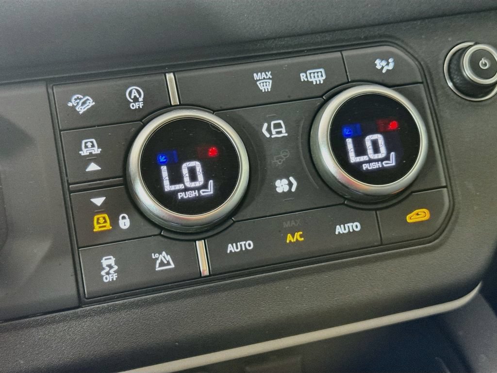 Used 2020 Land Rover Defender 110 SE AWD/4WD image 18