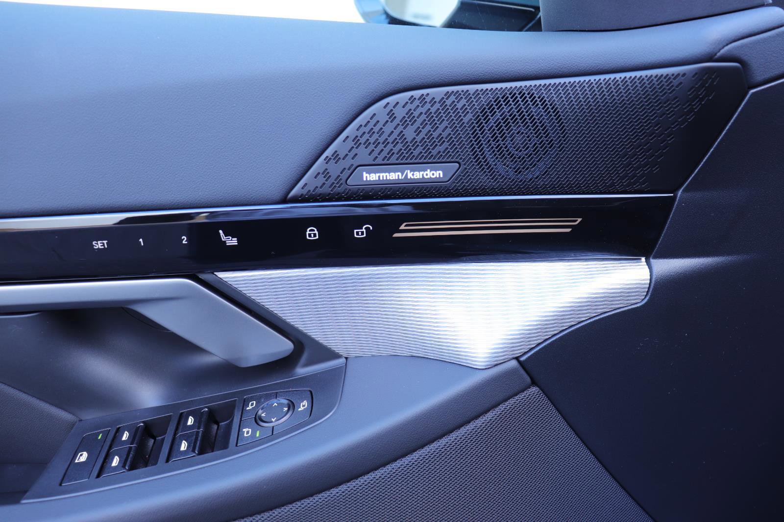 Used 2025 BMW 530i 530i w/ M Sport Package image 23