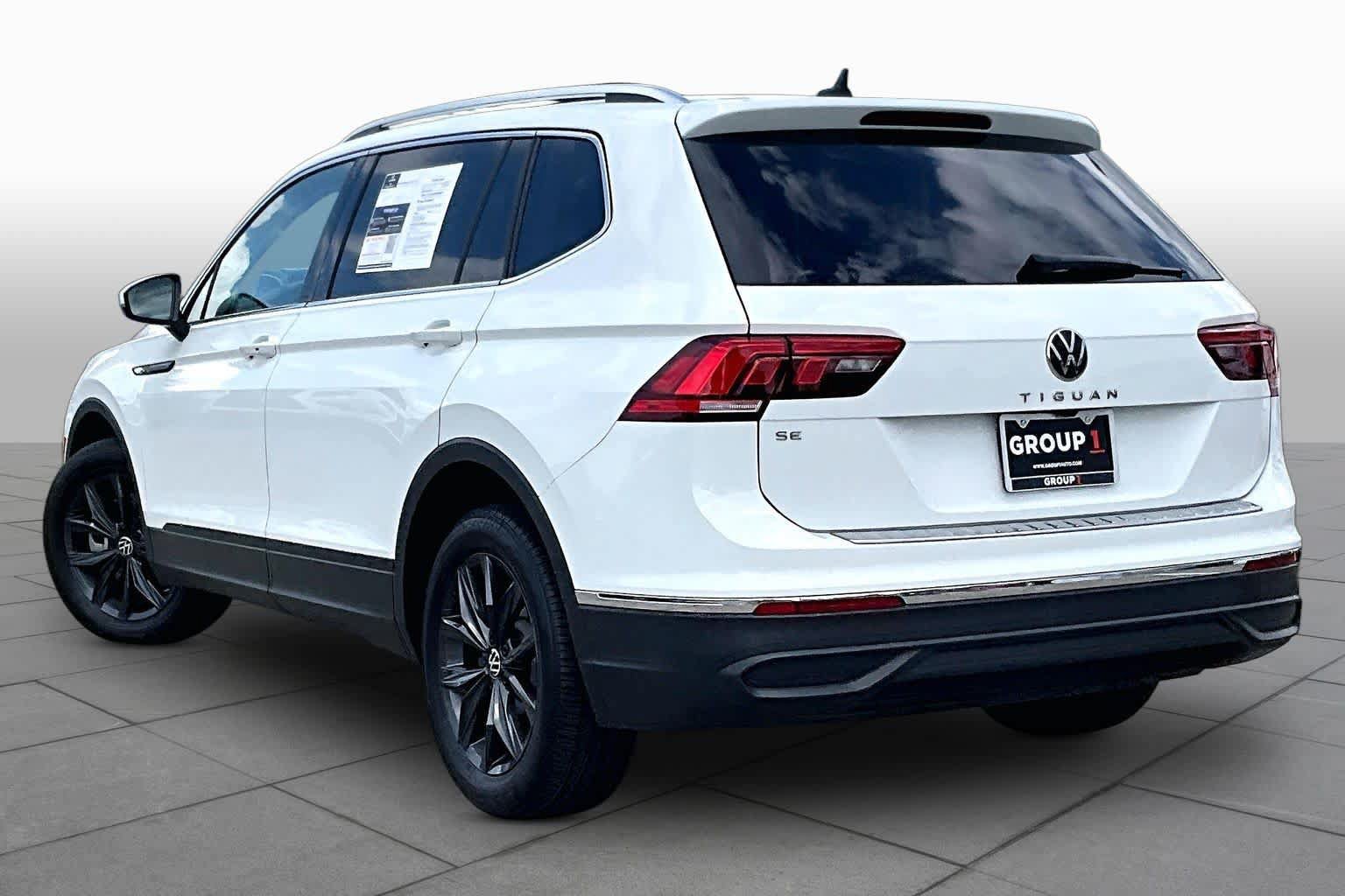 Used 2024 Volkswagen Tiguan SE FWD image 11