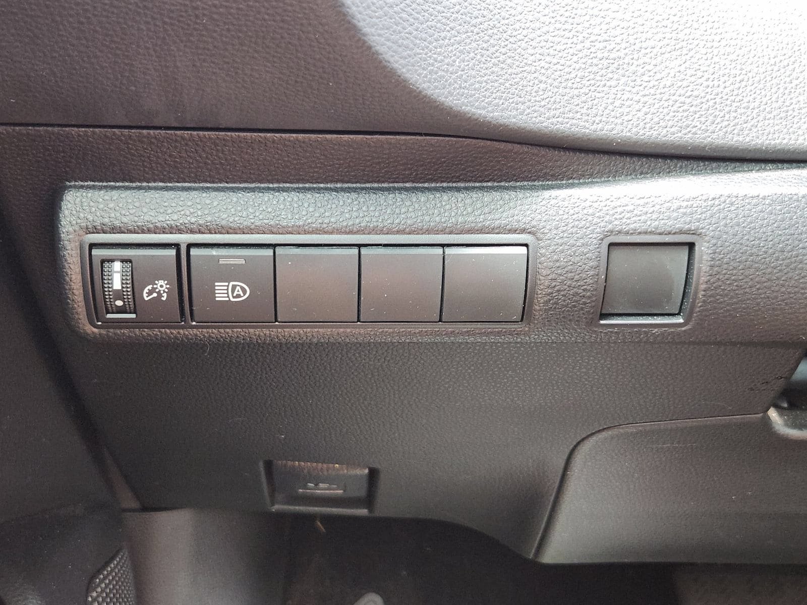 Used 2022 Toyota Corolla LE FWD image 27