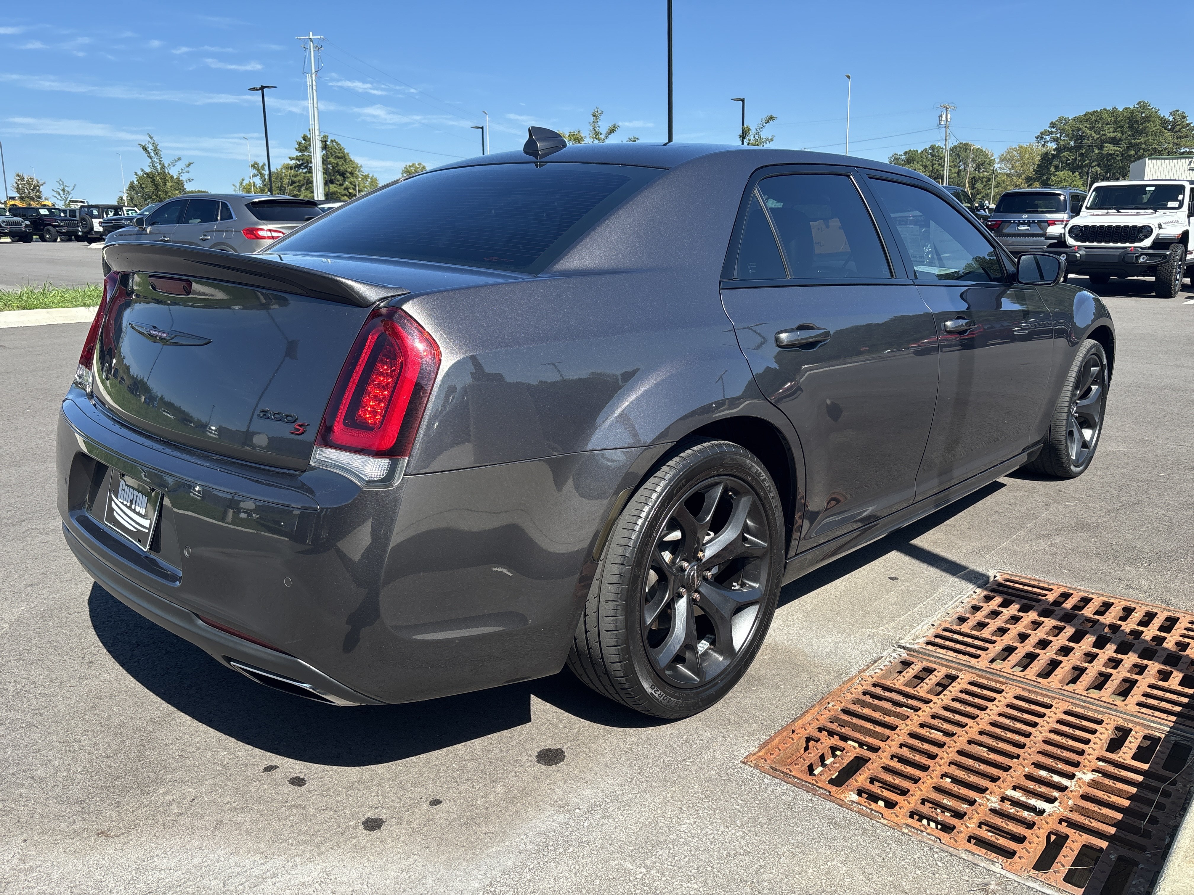 Used 2021 Chrysler 300 S w/ S Model Appearance Package RWD image 5