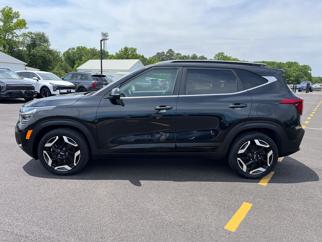 Used 2024 Kia Seltos SX w/ SX Sunroof Package AWD/4WD image 2