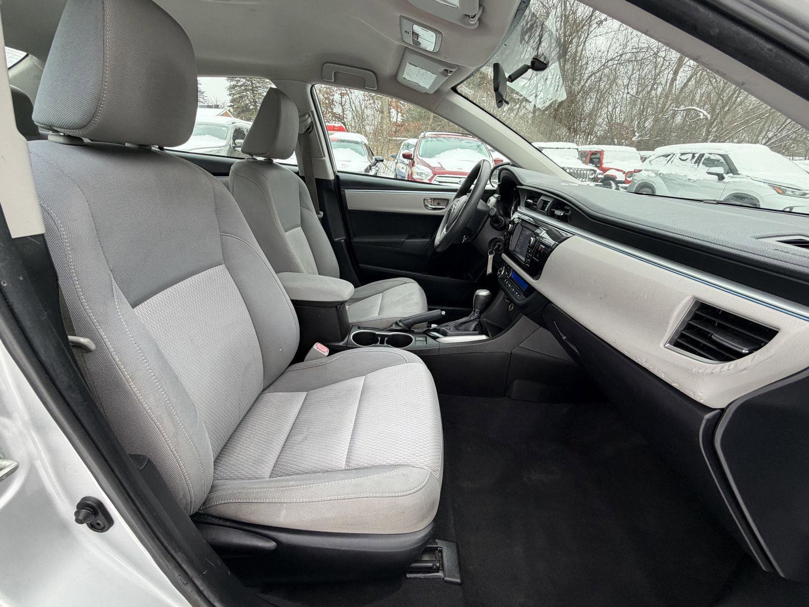 Used 2014 Toyota Corolla LE image 21