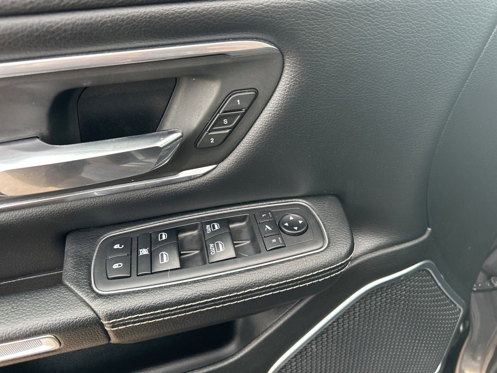 Used 2019 RAM 1500 Laramie w/ Sport Appearance Package image 18