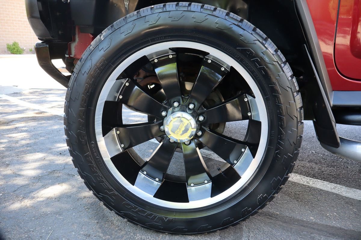 Used 2005 HUMMER H2 SUT w/ Preferred Equipment Group AWD/4WD image 41