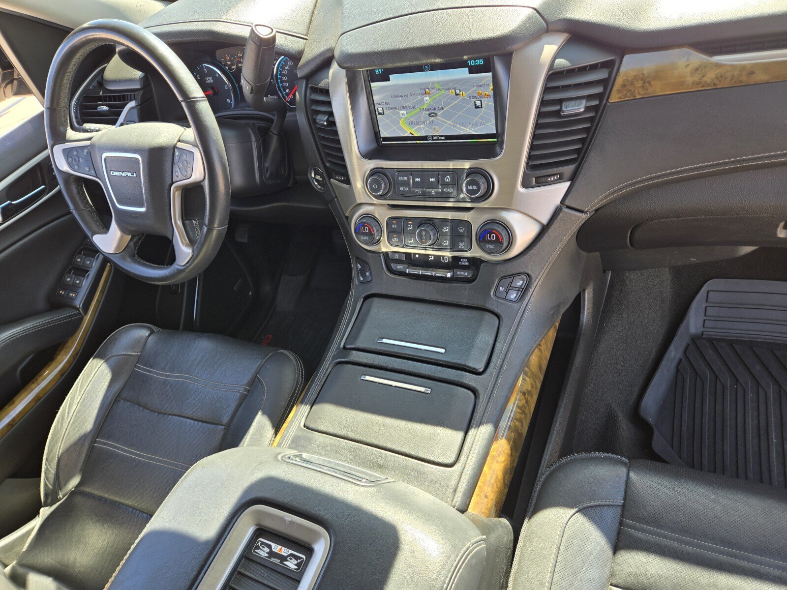 Used 2017 GMC Yukon Denali AWD/4WD image 15