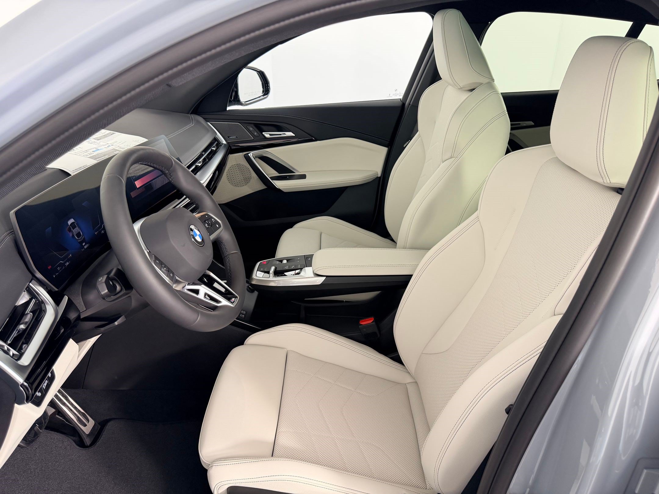 New 2026 BMW X2 xDrive28i w/ Technology Package AWD/4WD image 4