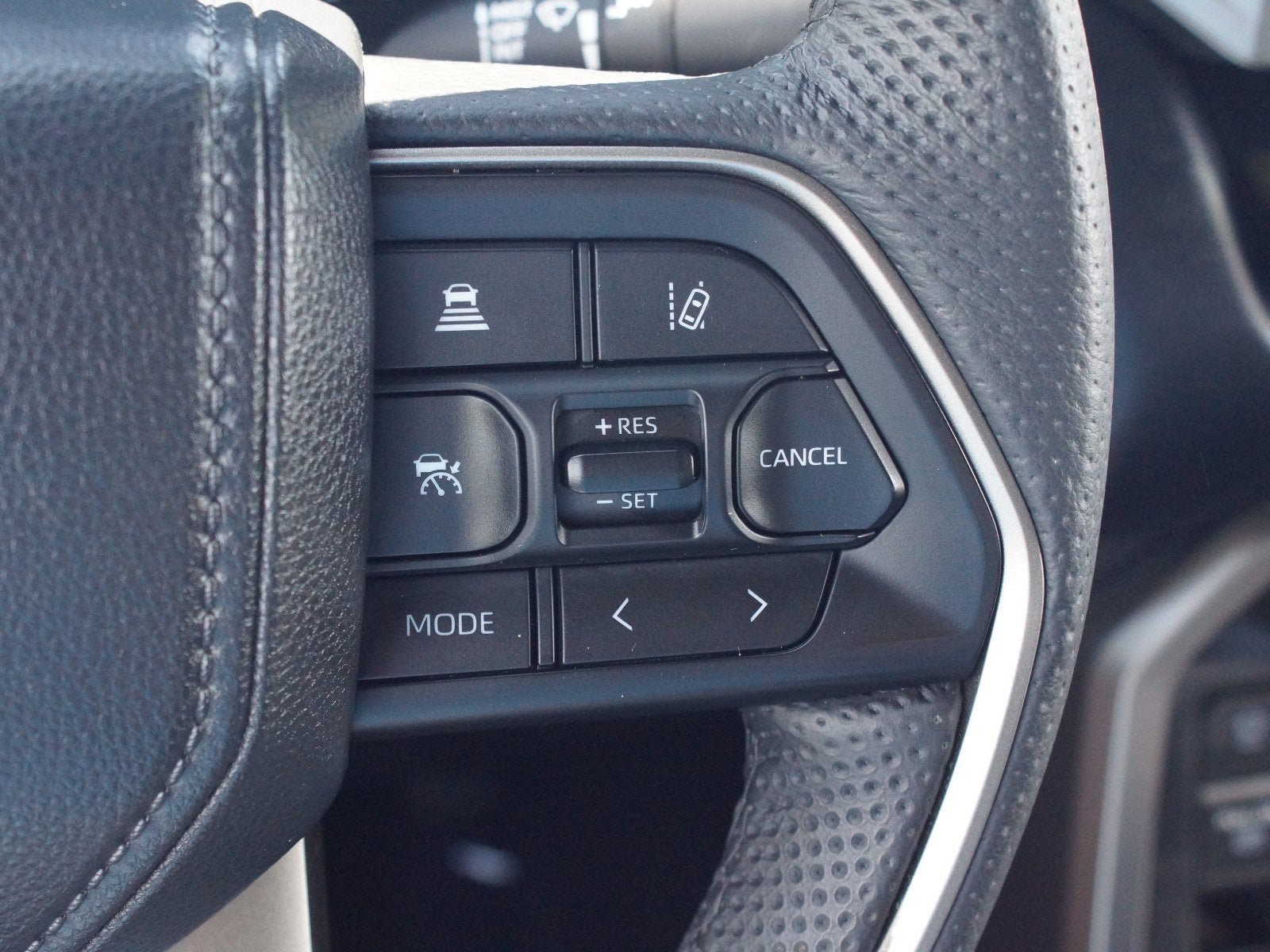 Used 2025 Toyota Tundra SR5 AWD/4WD image 10