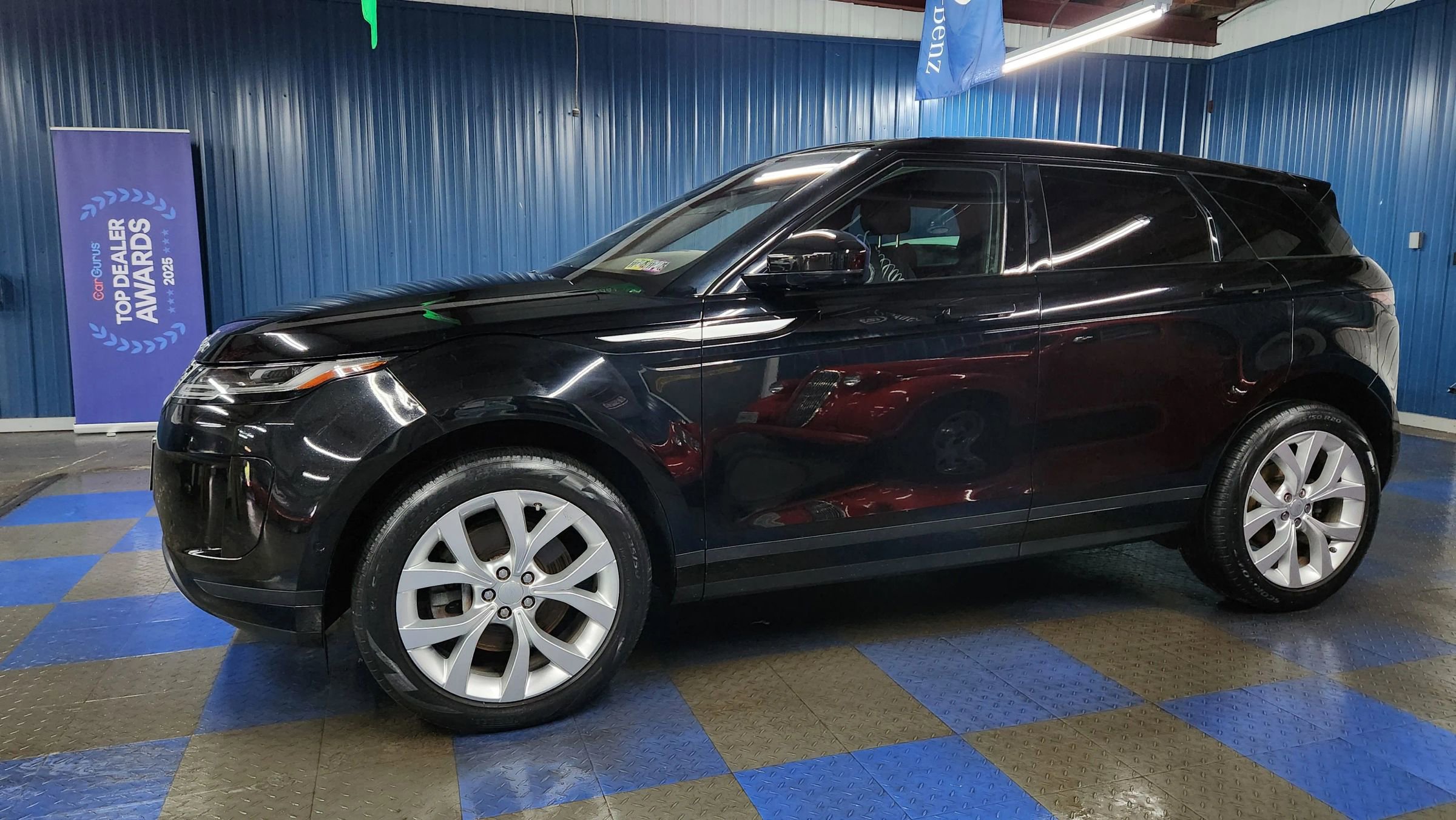 Used 2020 Land Rover Range Rover Evoque SE image 63